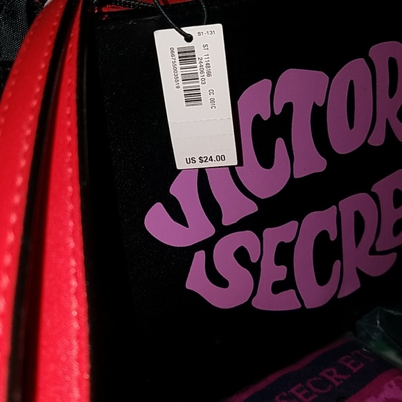 Victoria Secret makeup bag and 3 prs of Med pantie - Picture 2 of 7